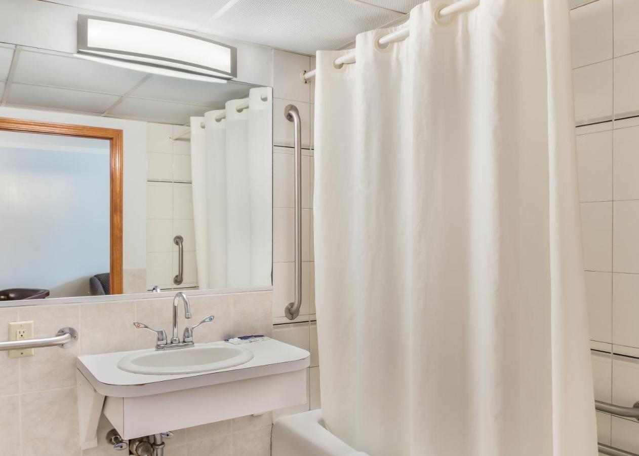 America'S Best Value Inn & Suites/Hyannis Εξωτερικό φωτογραφία